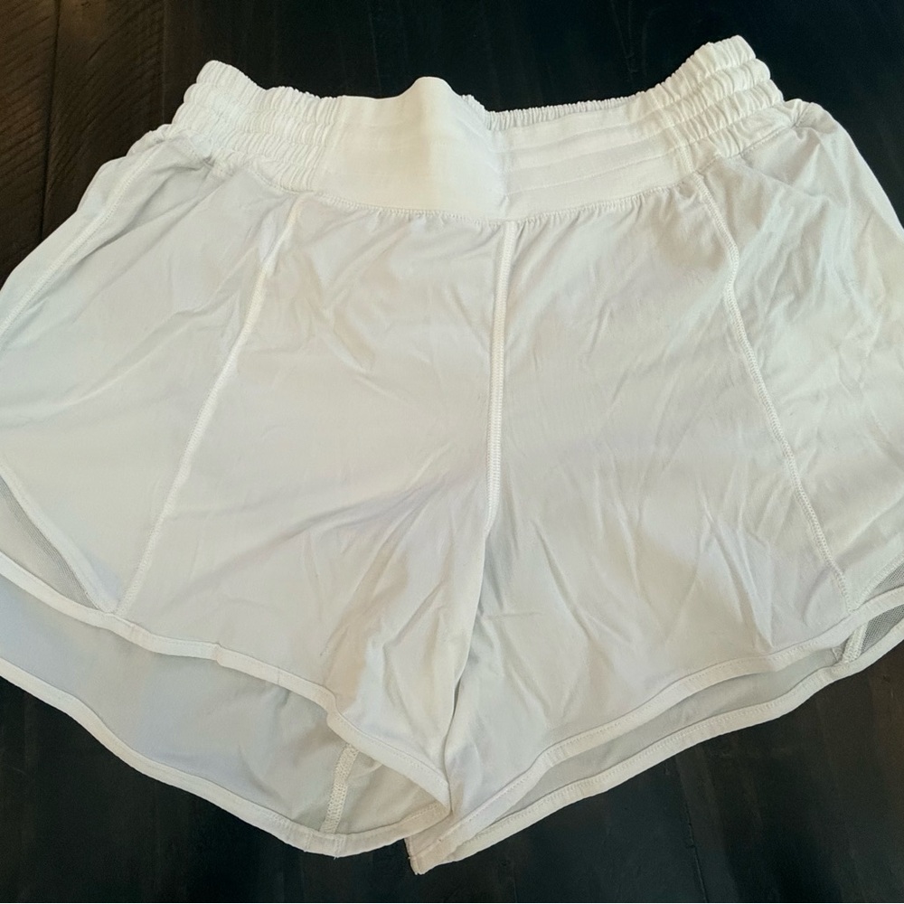 Lululemon White Hotty Hot Low-Rise Lined Short
2.5”